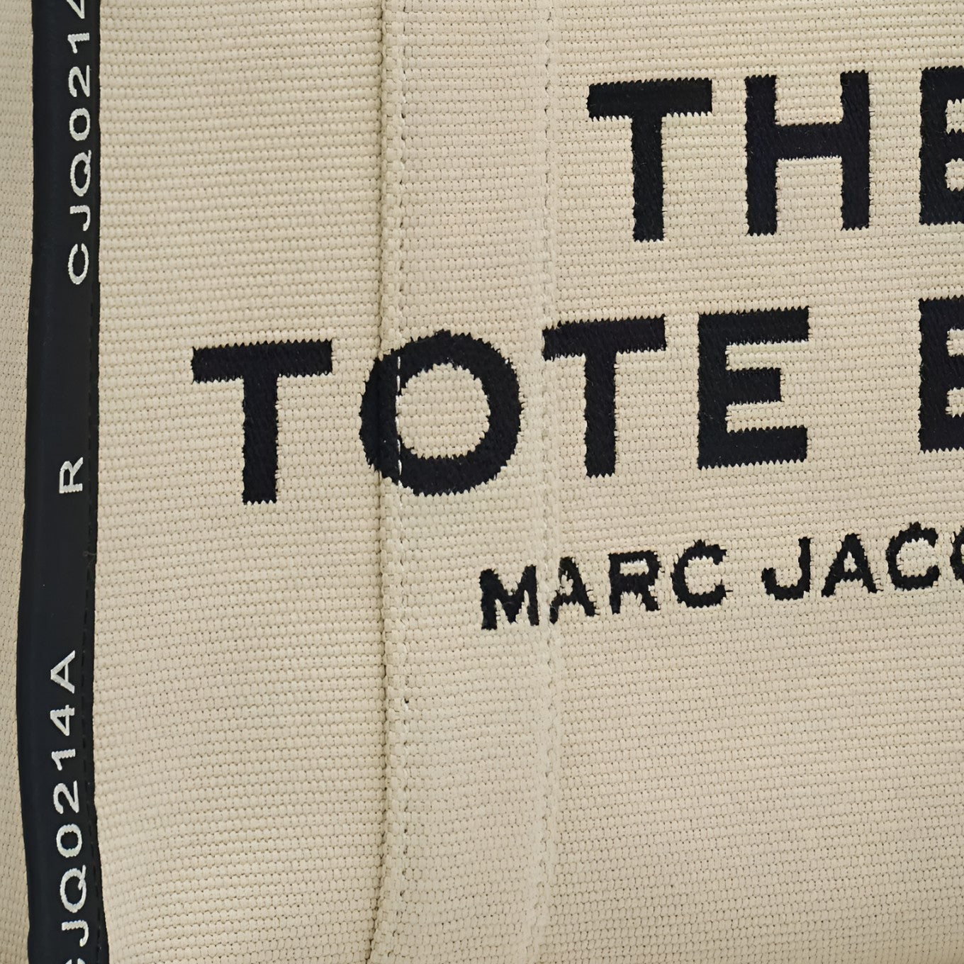 Marc Jacobs Medium Tote Bag – Iconic Jacquard Canvas Handbag for Daily Errands and Travel - Image 10